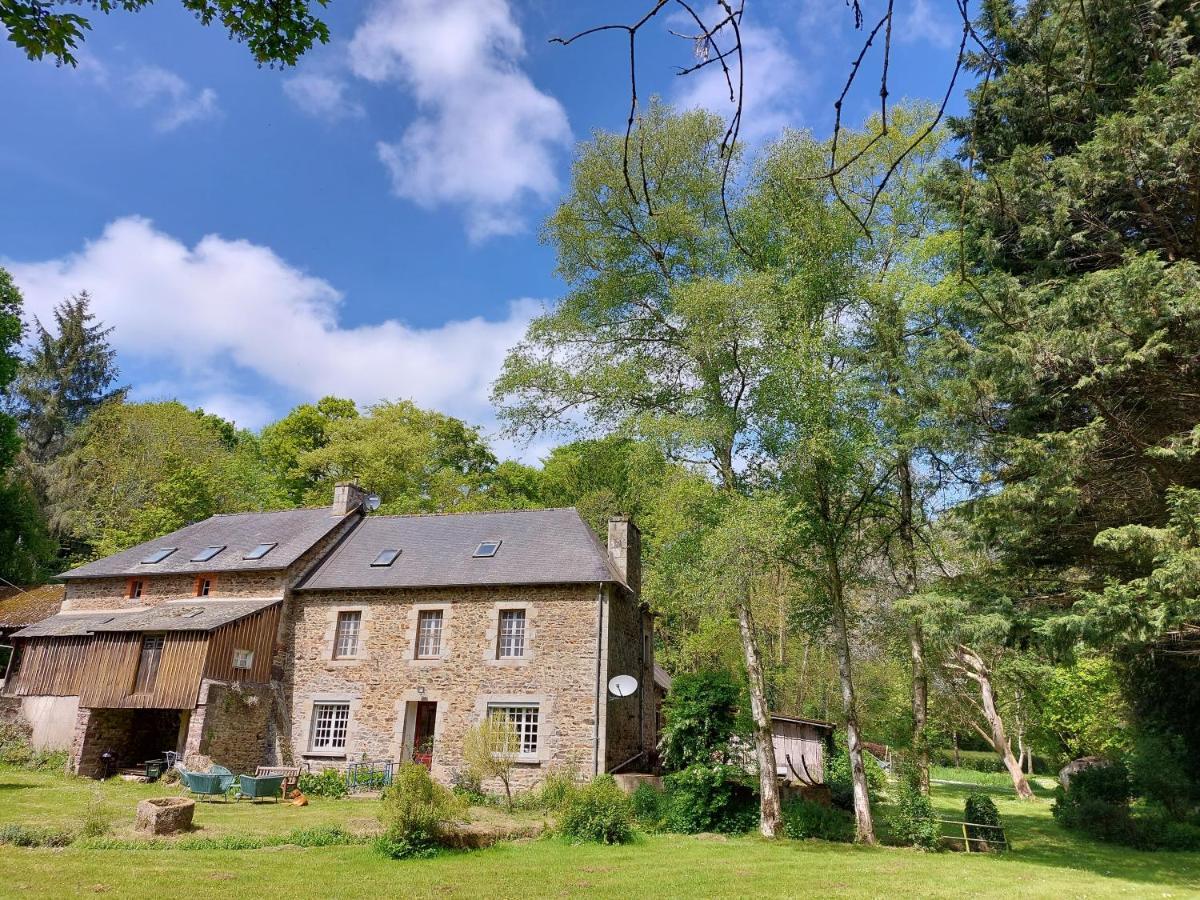 Bed and Breakfast Le Vieux Moulin Goudelin Zewnętrze zdjęcie